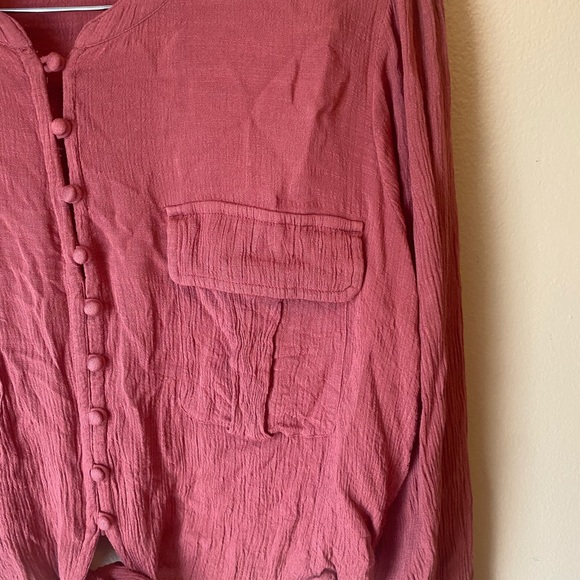 American Eagle Cropped Tie Button Up Blouse - Picture 6 of 10